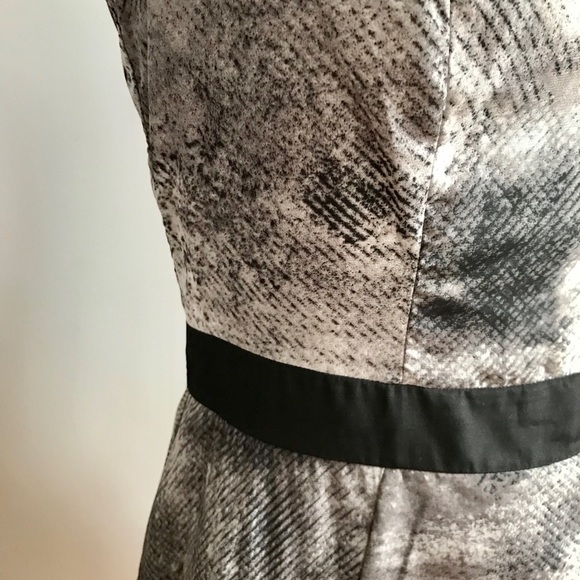 Dress - Picture 7 of 8